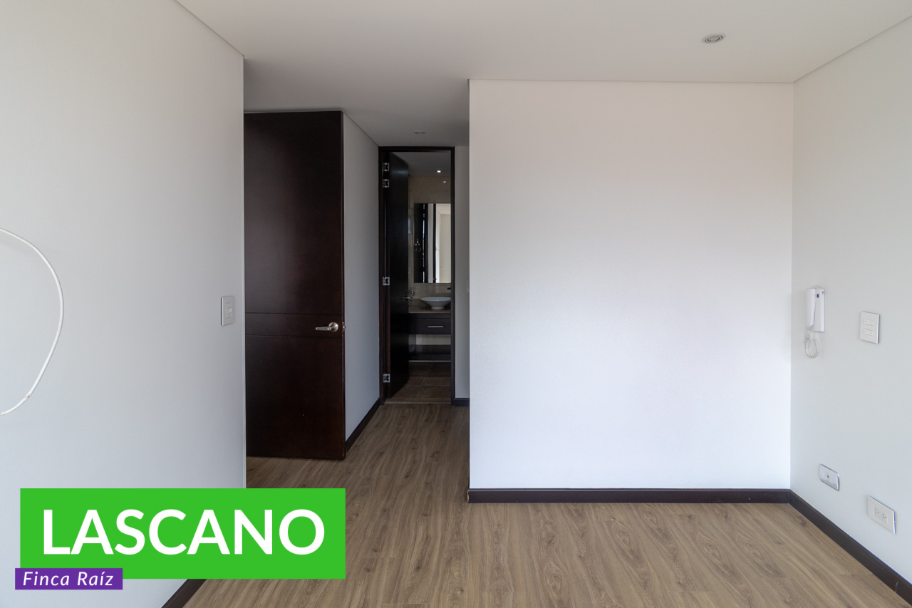 Apartamento en arriendo en Cedritos, Bogotá · foto 4 de 11