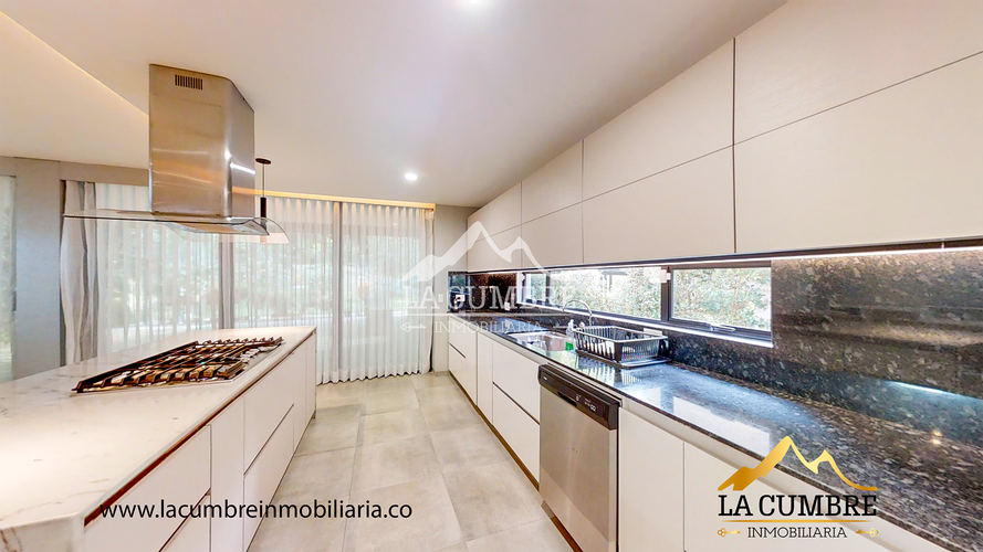 Casa de 3 alcobas en venta en San Lucas, Medellín, 352 m² · foto 5 de 20