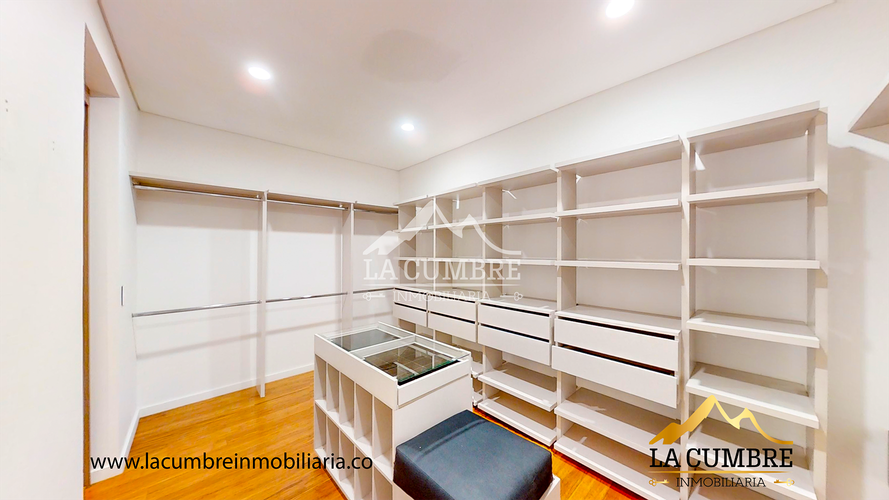 Casa de 3 alcobas en venta en San Lucas, Medellín, 352 m² · foto 15 de 20