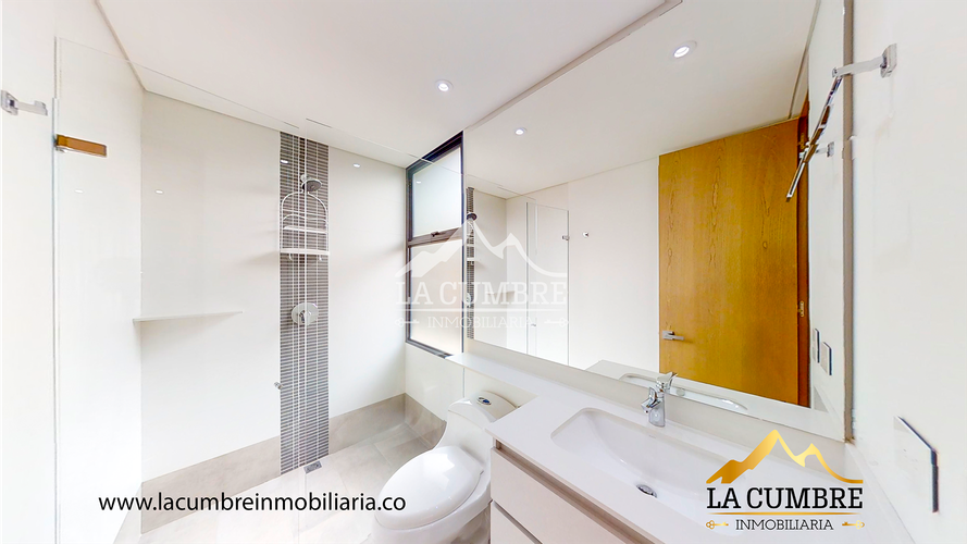 Casa de 3 alcobas en venta en San Lucas, Medellín, 352 m² · foto 17 de 20