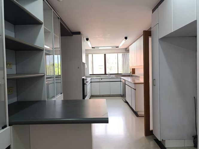 Apartamento de 3 alcobas en arriendo en Los Balsos, Medellín, 320 m² · foto 6 de 19