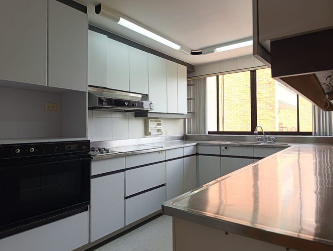 Apartamento de 3 alcobas en arriendo en Los Balsos, Medellín, 320 m² · foto 7 de 19