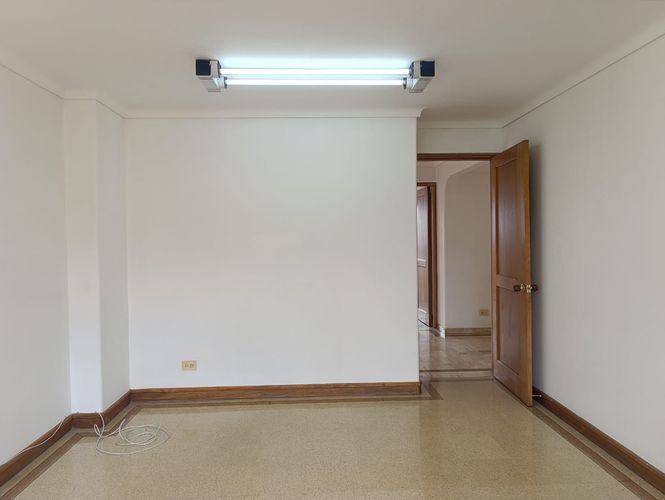 Apartamento de 3 alcobas en arriendo en Los Balsos, Medellín, 320 m² · foto 11 de 19