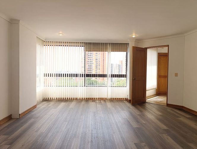 Apartamento de 3 alcobas en arriendo en Los Balsos, Medellín, 320 m² · foto 12 de 19