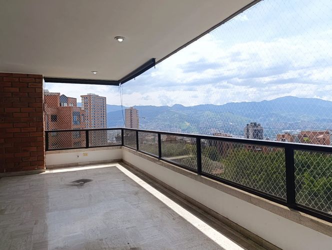 Apartamento de 3 alcobas en arriendo en Los Balsos, Medellín, 320 m² · foto 19 de 19