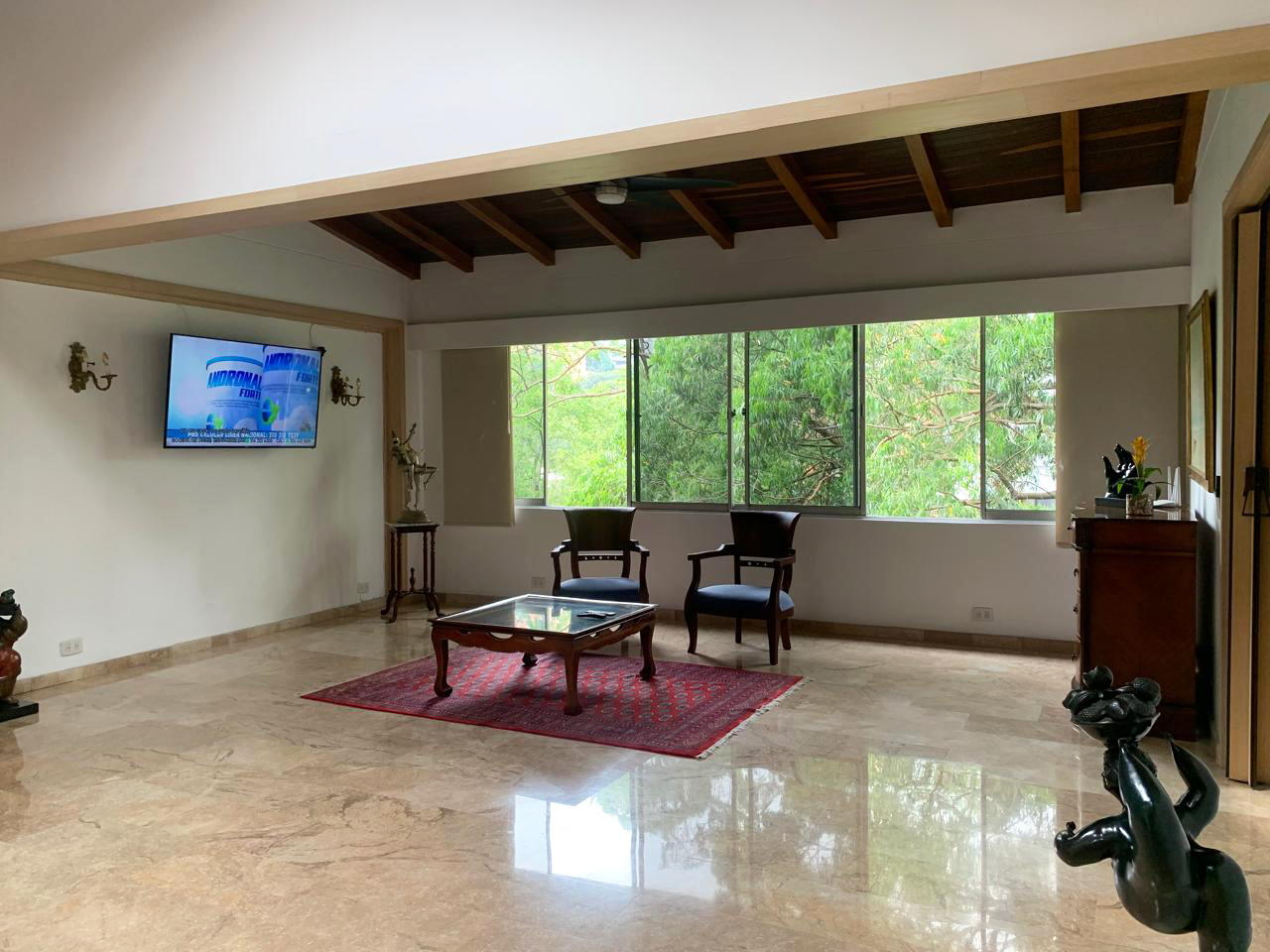 Apartamento en arriendo en Loma De Los Gonzalez, Medellín · foto 2 de 15