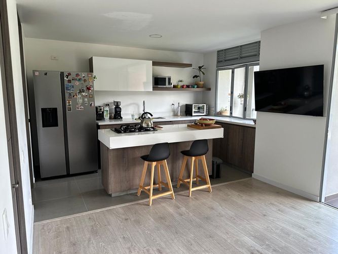 Apartamento de 3 alcobas en arriendo en Cumbres, Envigado, 140 m² · foto 2 de 12