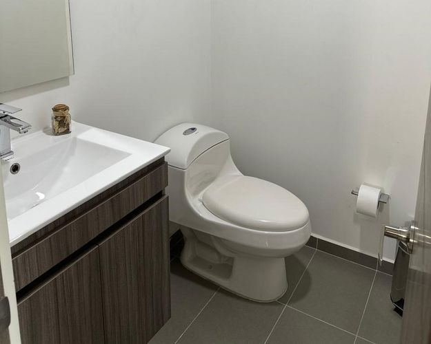 Apartamento de 3 alcobas en arriendo en Cumbres, Envigado, 140 m² · foto 10 de 12