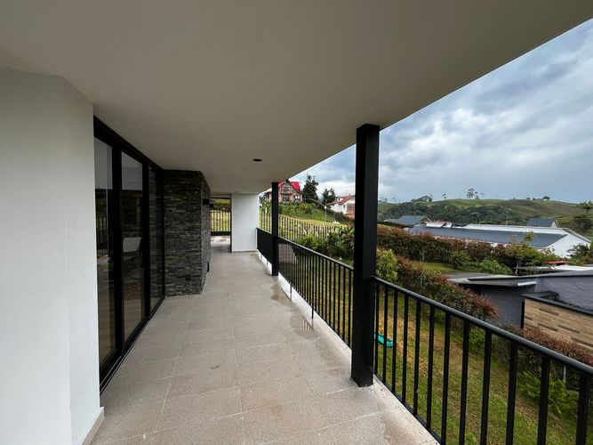 Casa de 3 alcobas en venta en Tribunas Corcega, Pereira, 1049 m² · foto 19 de 24