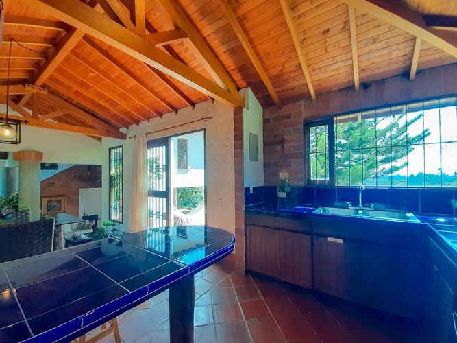 Casa de 3 alcobas en venta en Guarne, 240 m² · foto 5 de 13