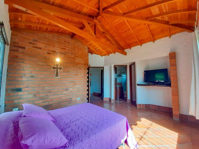 Casa de 3 alcobas en venta en Guarne, 240 m² · foto 8 de 13