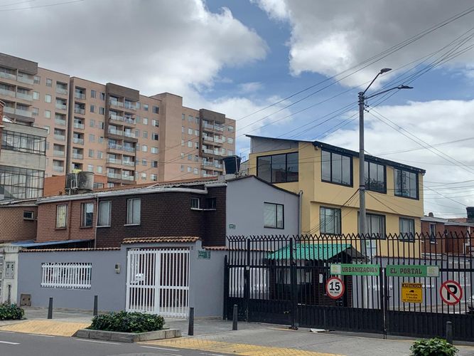 Casa en venta en Normandia Occidental, Bogotá · foto 4 de 16