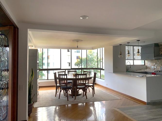Apartamento de 4 alcobas en arriendo en El Poblado, Medellín, 280 m² · foto 2 de 19