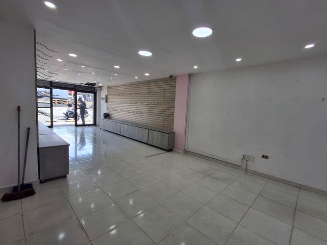 Local en arriendo en Cristo Rey, Medellín, 262 m² · foto 2 de 15