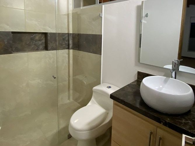 Casa de 4 alcobas en venta en El Porvenir, Rionegro, 350 m² · foto 9 de 13