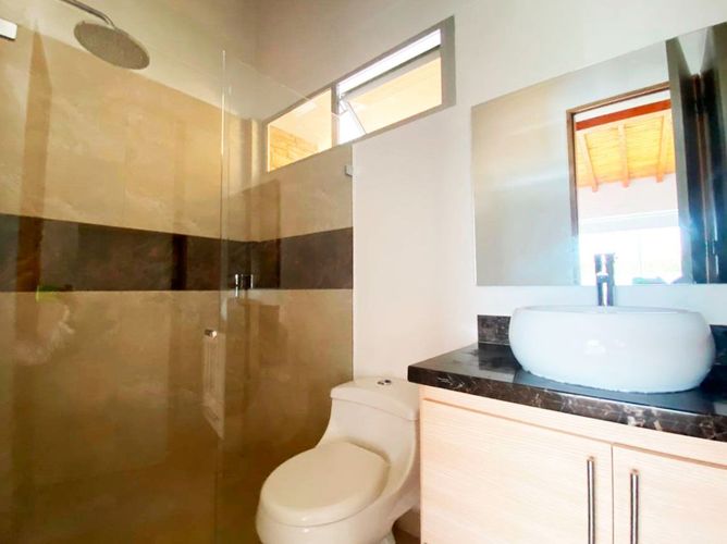 Casa de 4 alcobas en venta en El Porvenir, Rionegro, 350 m² · foto 10 de 13