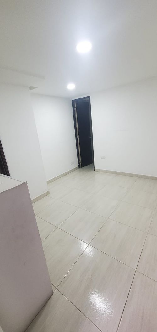 Apartaestudio en arriendo en Castilla, Bogotá, 40 m² · foto 2 de 5