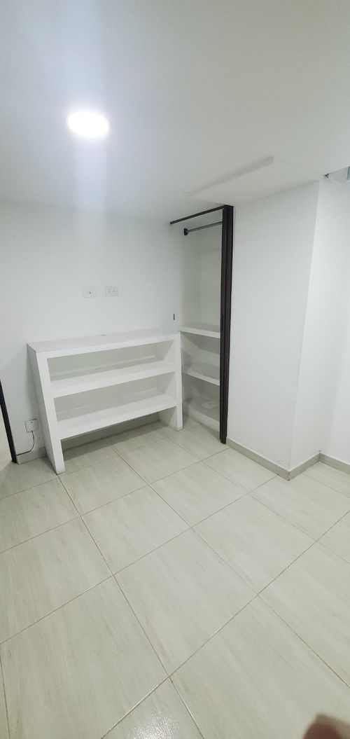 Apartaestudio en arriendo en Castilla, Bogotá, 40 m² · foto 4 de 5