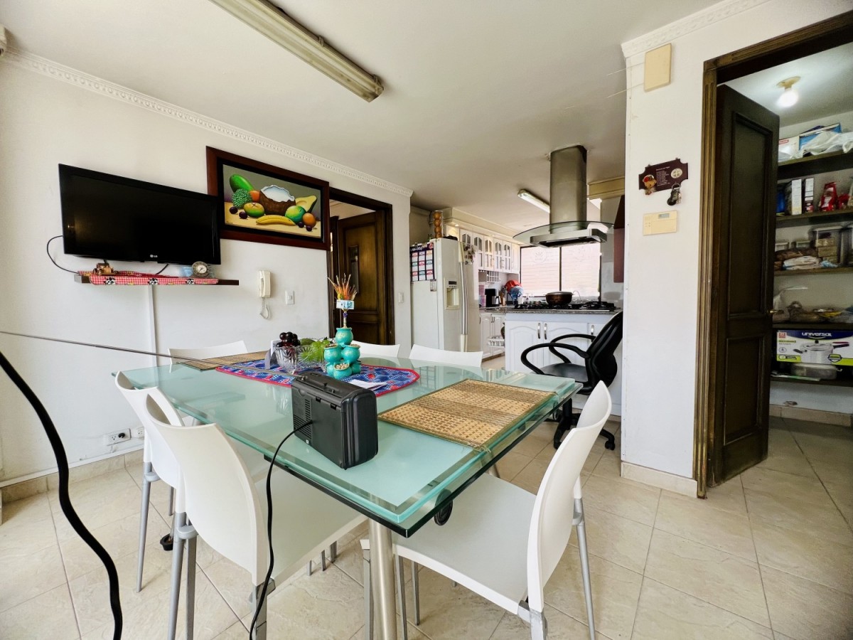 Casa en venta en San Jose De Bavaria, Bogotá · foto 8 de 24