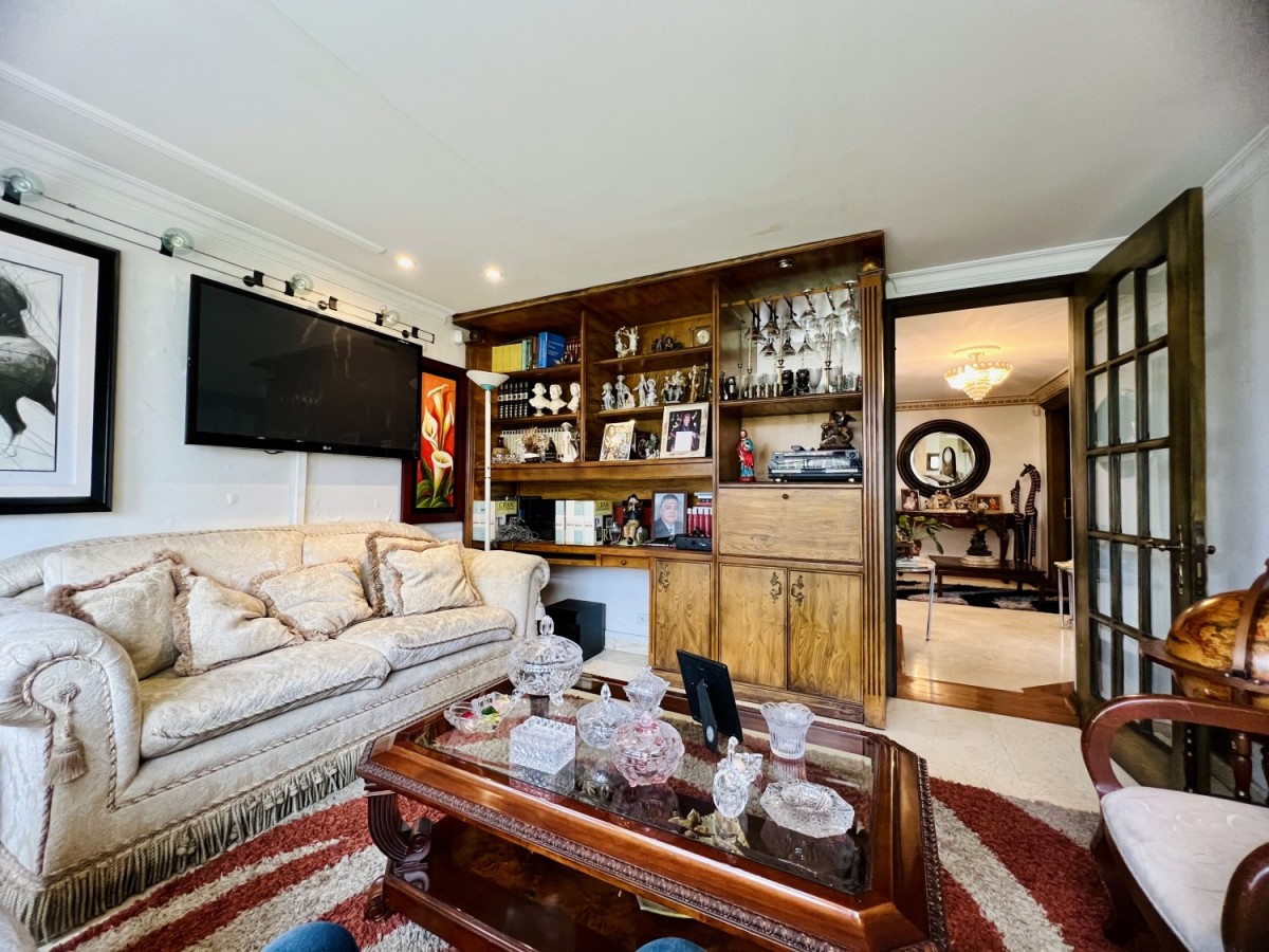 Casa en venta en San Jose De Bavaria, Bogotá · foto 9 de 24