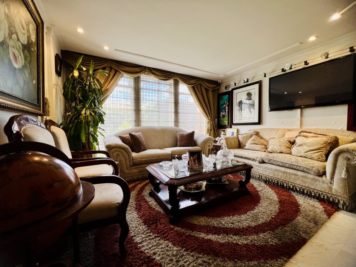 Casa en venta en San Jose De Bavaria, Bogotá · foto 10 de 24