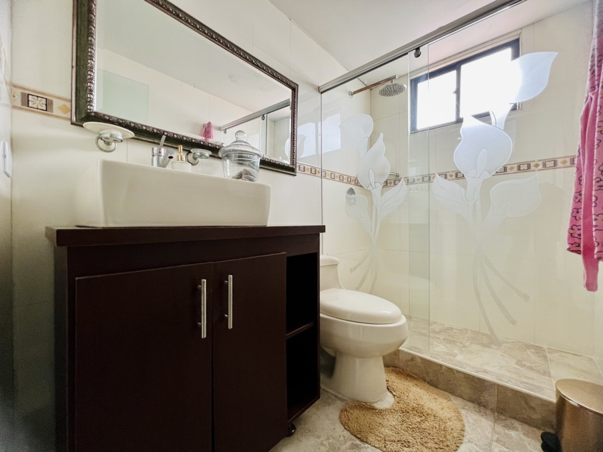 Casa en venta en San Jose De Bavaria, Bogotá · foto 13 de 24