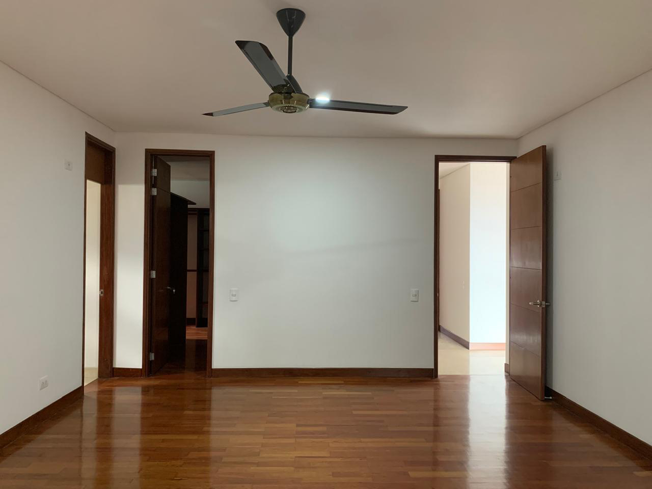 Apartamento en arriendo en El Poblado, Medellín · foto 6 de 19