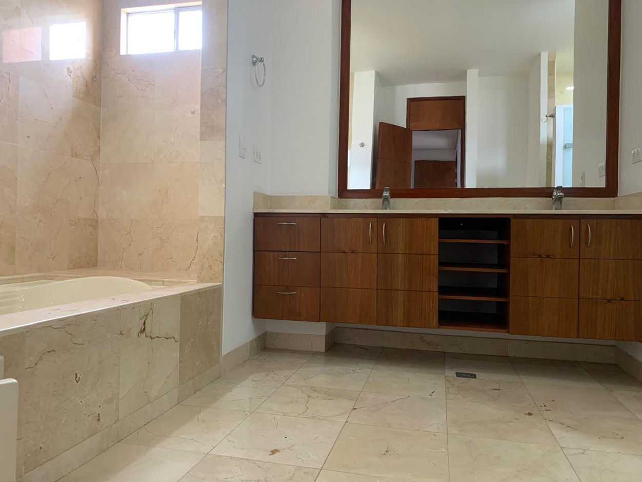 Apartamento en arriendo en El Poblado, Medellín · foto 15 de 19
