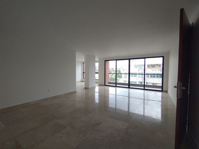 Apartamento de 3 alcobas en venta en Conjunto Residencial El Encanto, Barranquilla, 160 m² · foto 2 de 20