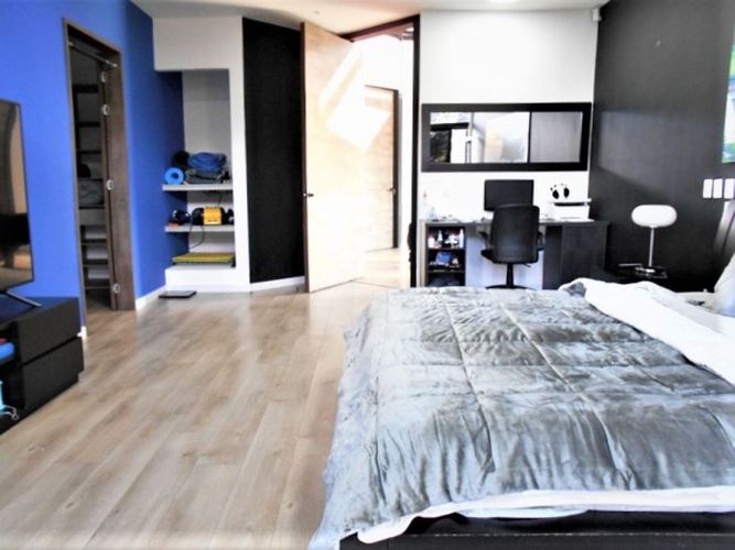 Casa en venta en Loma Del Chocho, Envigado · foto 9 de 17