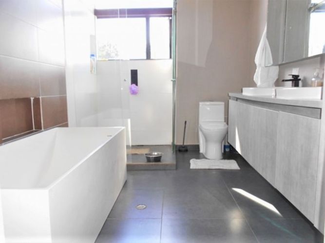 Casa en venta en Loma Del Chocho, Envigado · foto 12 de 17