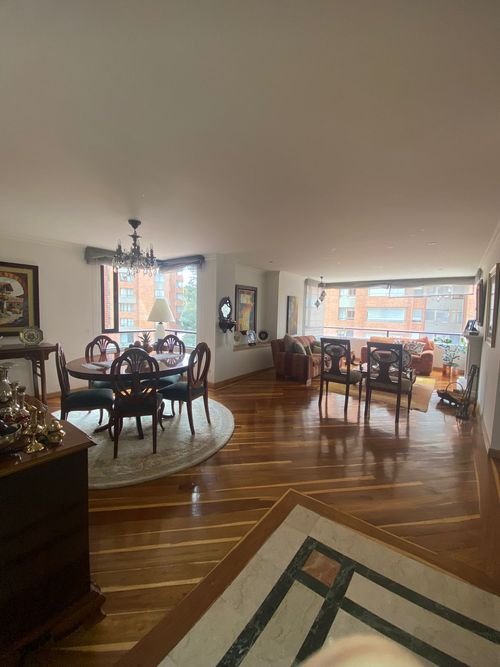 Apartamento de 4 alcobas en venta en La Carolina, Bogotá, 187 m² · foto 8 de 15