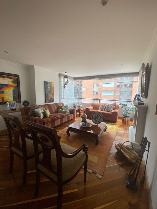 Apartamento de 4 alcobas en venta en La Carolina, Bogotá, 187 m² · foto 13 de 15