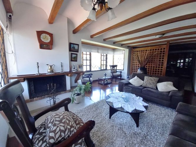 Casa de 3 alcobas en venta en Ilarco, Bogotá, 320 m² · foto 16 de 24