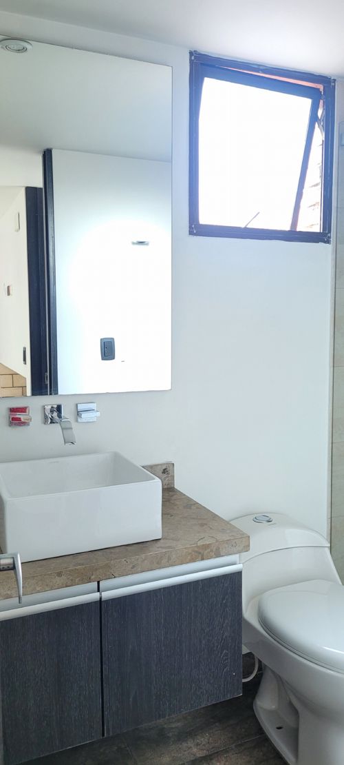 Apartamento de 1 alcoba en venta en El Virrey, Bogotá, 52 m² · foto 2 de 20