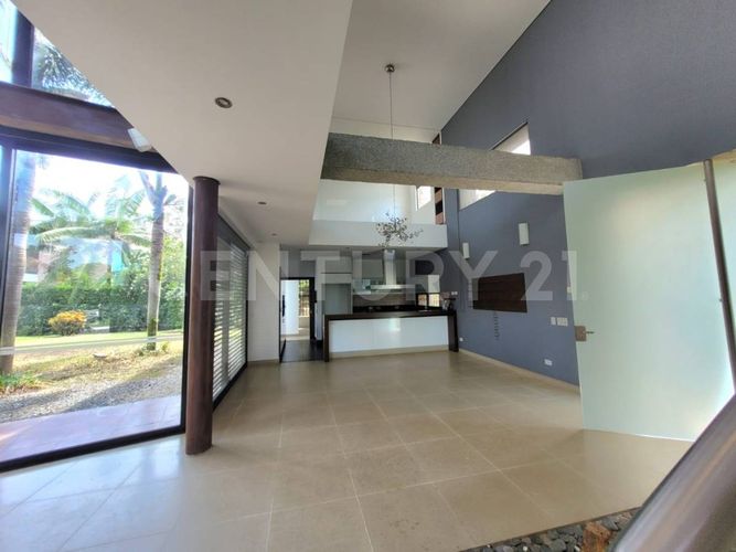 Casa de 4 alcobas en venta en Condominio Aguas Calientes, Cali, 358 m² · foto 4 de 24