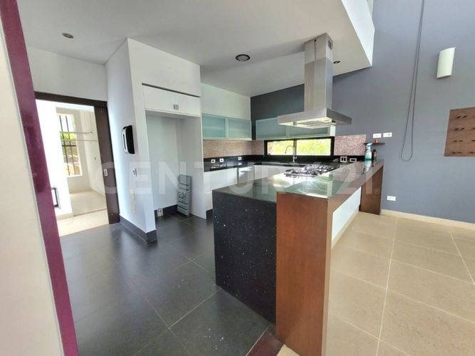 Casa de 4 alcobas en venta en Condominio Aguas Calientes, Cali, 358 m² · foto 6 de 24