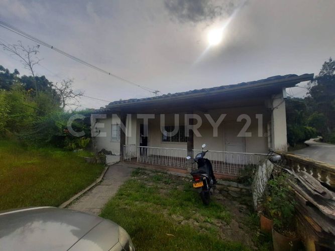 Casa de 4 alcobas en venta en El Saladito, Cali, 196 m² · foto 3 de 24