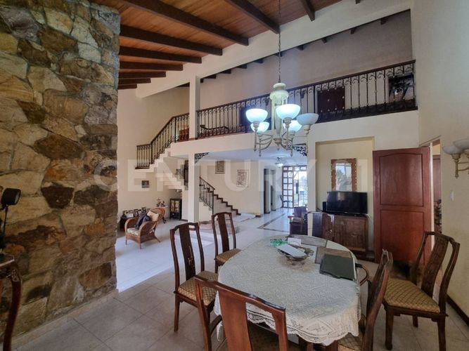Casa de 4 alcobas en venta en La Flora, Cali, 338 m² · foto 2 de 18