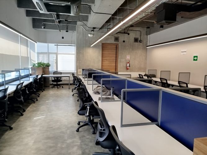 Oficina en venta en El Poblado, Medellín, 1000 m² · foto 15 de 17