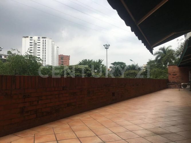 Apartamento de 4 alcobas en venta en Santa Teresita, Cali, 216 m² · foto 5 de 23