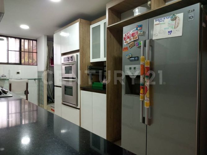 Apartamento de 4 alcobas en venta en Santa Teresita, Cali, 216 m² · foto 16 de 23