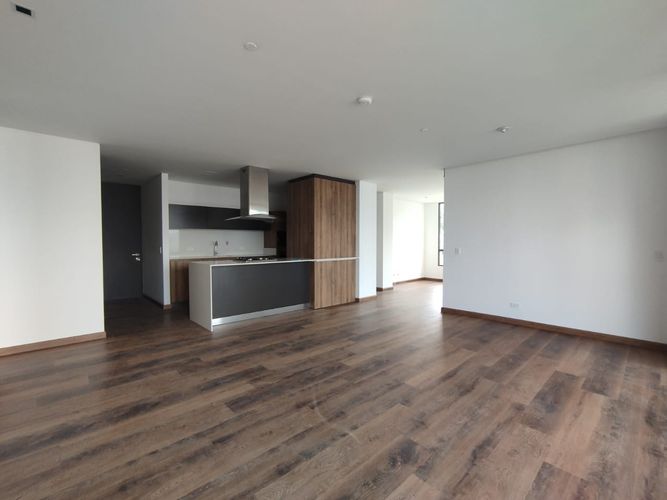 Apartamento de 3 alcobas en arriendo en El Poblado, Medellín, 140 m² · foto 5 de 16