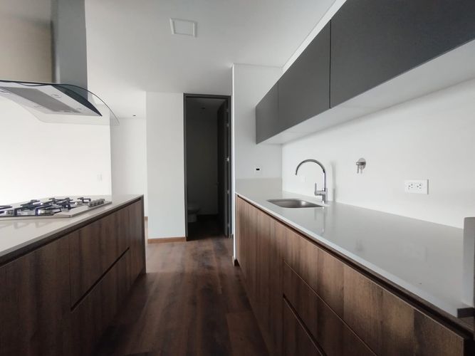 Apartamento de 3 alcobas en arriendo en El Poblado, Medellín, 140 m² · foto 7 de 16