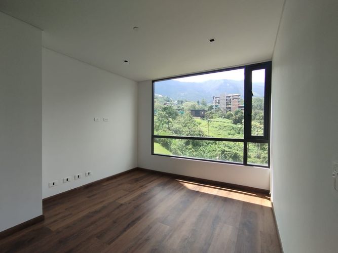 Apartamento de 3 alcobas en arriendo en El Poblado, Medellín, 140 m² · foto 10 de 16
