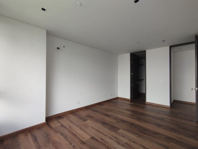 Apartamento de 3 alcobas en arriendo en El Poblado, Medellín, 140 m² · foto 11 de 16