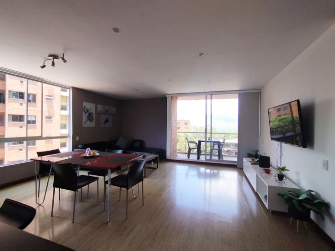Apartamento de 2 alcobas en arriendo en El Poblado, Medellín, 97 m² · foto 4 de 12