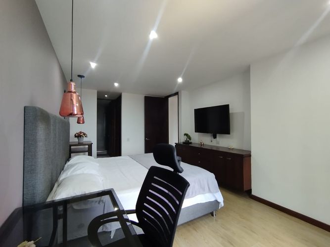 Apartamento de 2 alcobas en arriendo en El Poblado, Medellín, 97 m² · foto 5 de 12