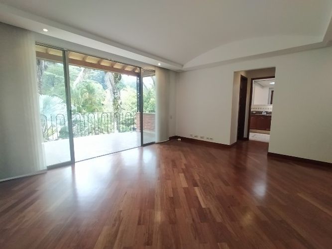 Casa de 3 alcobas en venta en El Poblado, Medellín, 300 m² · foto 4 de 20