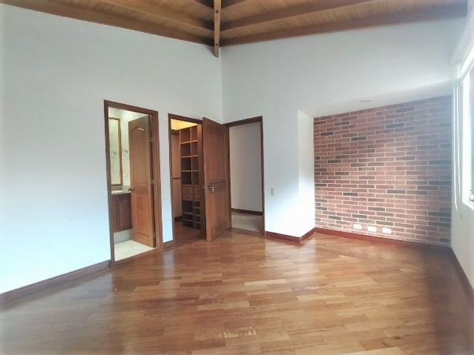 Casa de 3 alcobas en venta en El Poblado, Medellín, 300 m² · foto 5 de 20